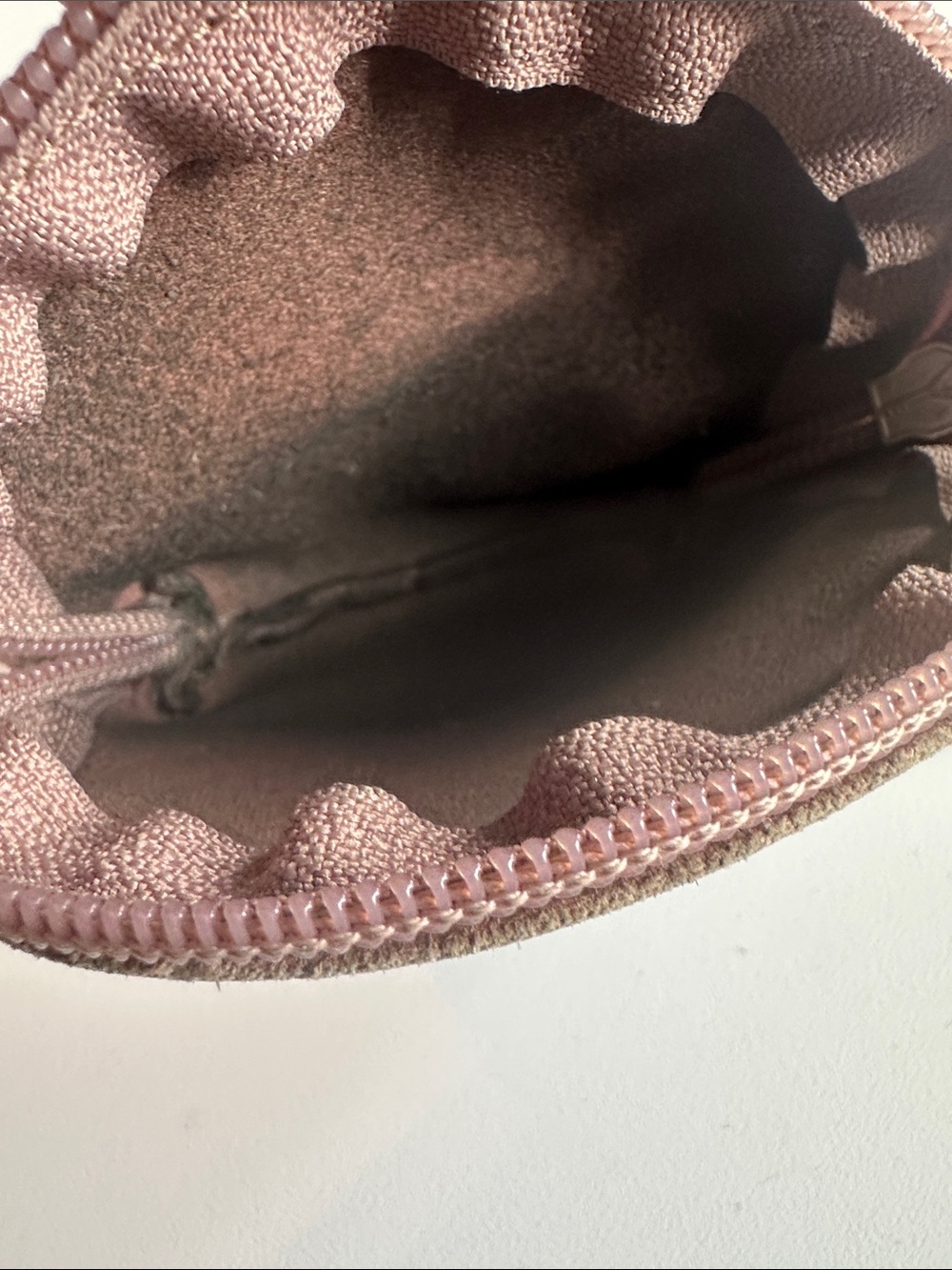 H1- Roots Leather Coin Pouch - Picture 3 of 6